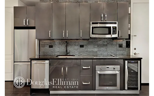 Rented by Douglas Elliman | media 23