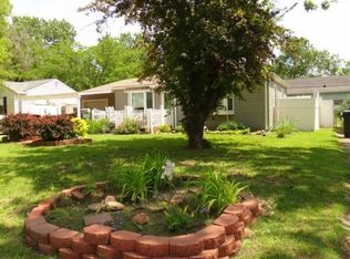 2030 SW James St, Topeka, KS 66604