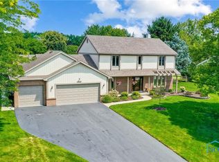 7040 Windy Hill Rd, Maumee, OH 43537