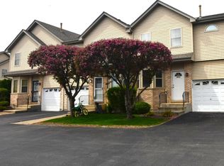 8660 Thomas Charles Ln, Hickory Hills, IL 60457