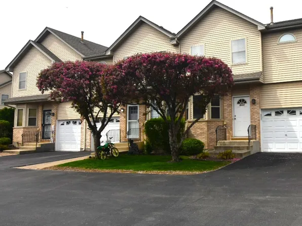 8660 Thomas Charles Ln, Hickory Hills, IL 60457