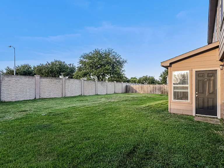 16102 Dawn Marie Ln — Photo 17