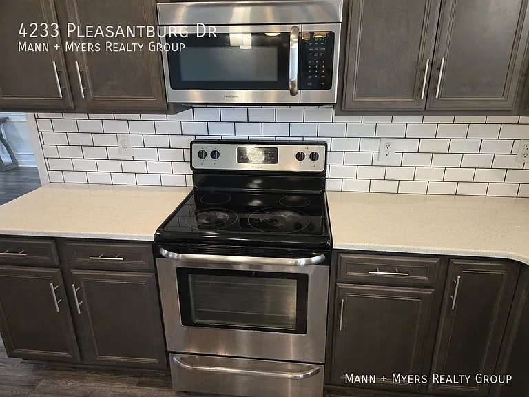 4233 Pleasantburg Dr — Photo 14