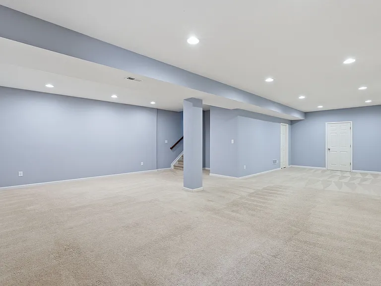12250 Eddington Pl — Photo 36