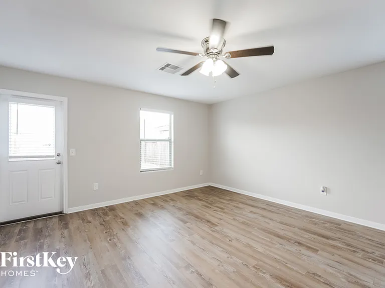 9923 Sanders Rose Ln — Photo 2