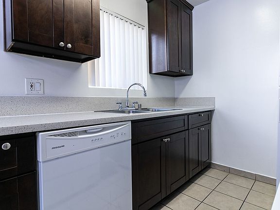 3rd image of 522 S Normandie Ave APT 105