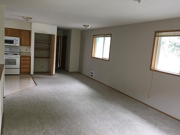 4th image of 1517 NE 123rd St #B