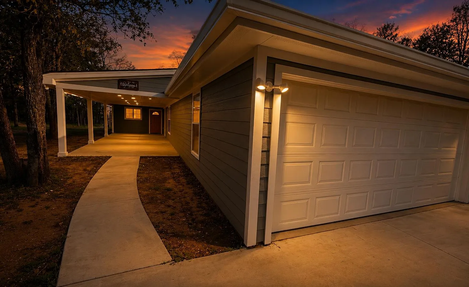 4 bed, 3.0 bath, 2160 sqft, $2,300 — Photo 1