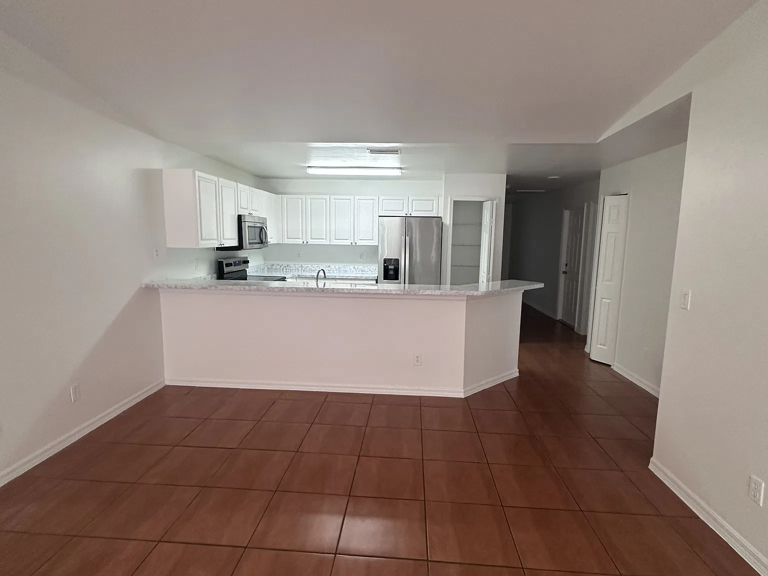 333 Gordon - Unit 333 — Photo 3