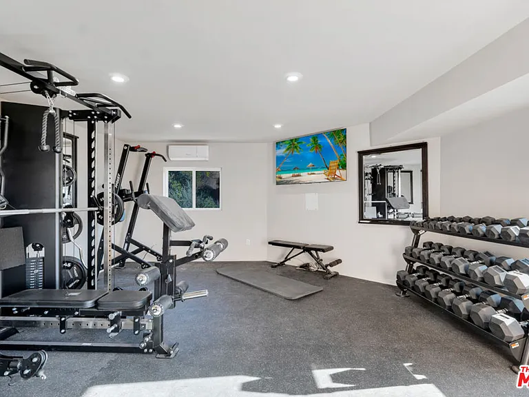 7966 Mulholland Dr — Photo 49