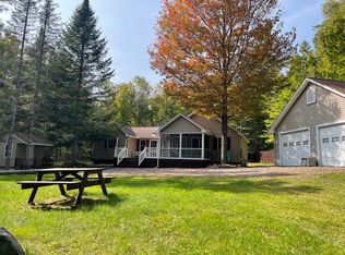 40 Peeks Hill Rd, Athens, ME 04912