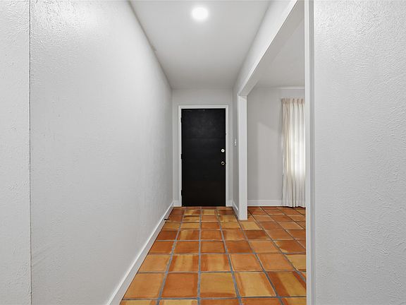 5th image of 6920 Valhalla Rd