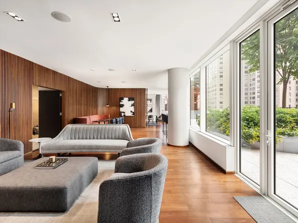 1065 Second Avenue 09F image 3 of 25