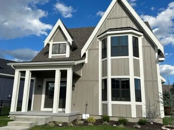 3212 SW Mary St, Lees Summit, MO 64081