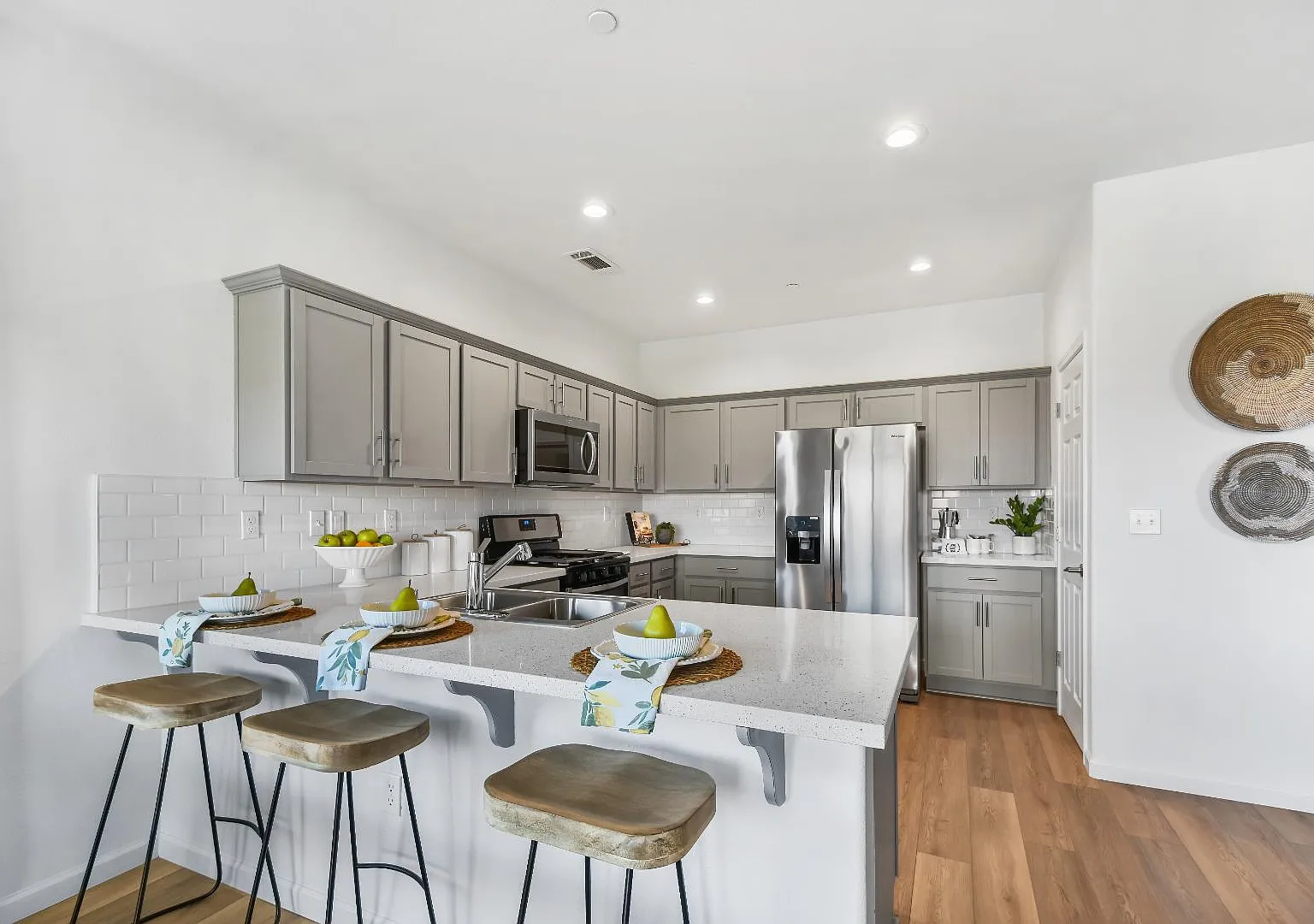2325 Wagon Wheel Ave — Photo 1