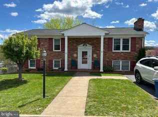 1043 Wine St, Front Royal, VA