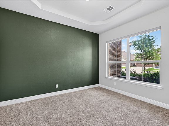 4th image of 1026 Camphor St