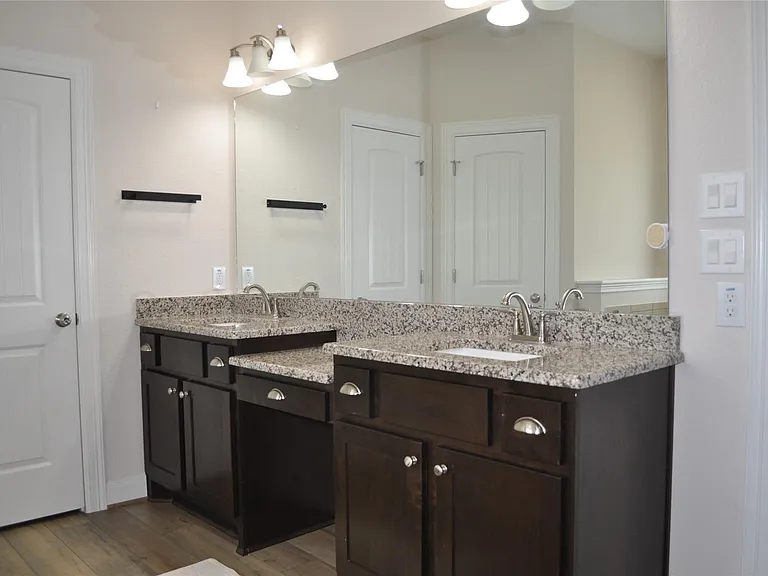 2502 Majestic Oaks Ct — Photo 20