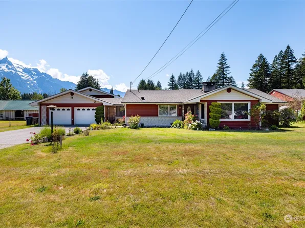 1135 Montague Avenue, Darrington, WA 98241