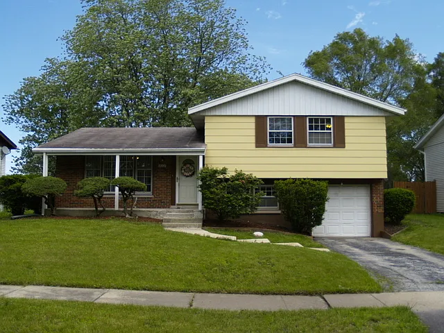 17007 Locust Dr photo 1