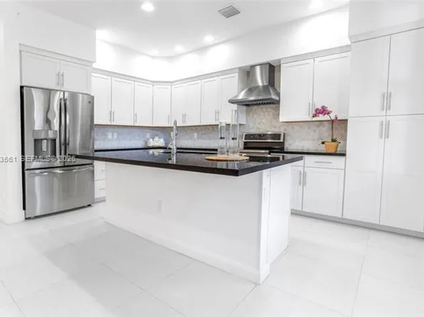 20919 NW 1st Dr #Townhouse 20919, Hollywood, FL 33029