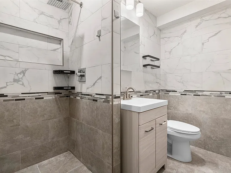 A2-2161160 S Main St #2-216 — Photo 5