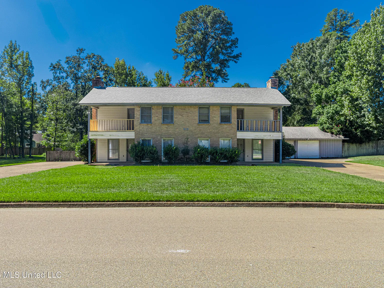 3 bed, 2.0 bath, 1650 sqft, $1,700 — Photo 2