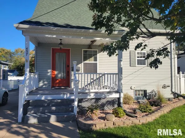 457 E Court St, Farmington, IL 61531