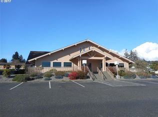 585 5th St, Brookings, OR 97415