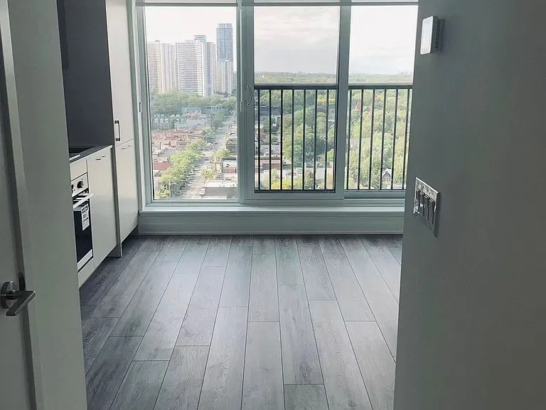 10 Oak St #1710 — Photo 3