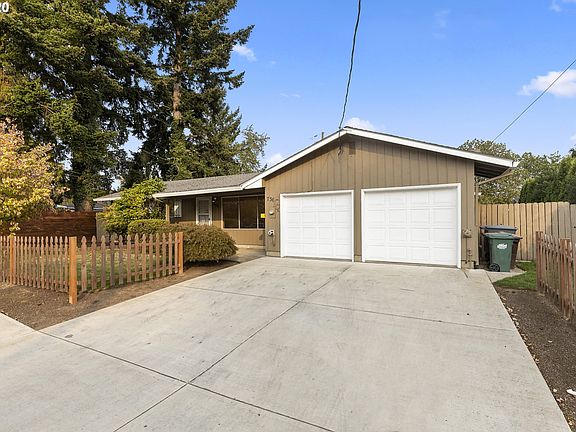 2nd image of 736 SE 11th Ave
