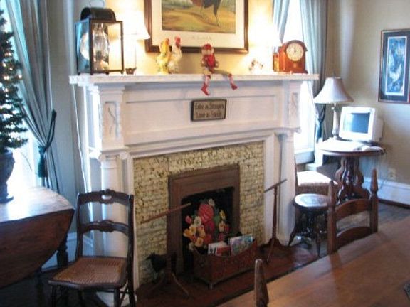 5th image of 116 E Main St
