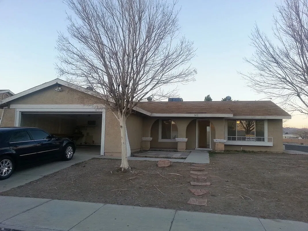 Beautiful Single Story 3 Bedroom 2 Bath Home! — Photo 1