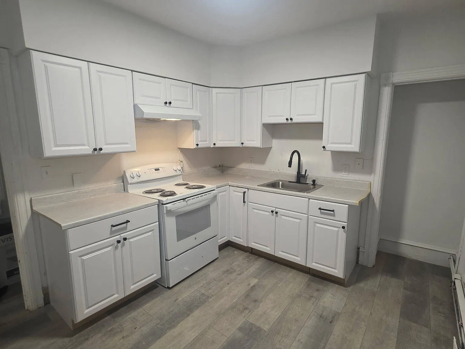 4 bed, 1800 sqft, $1,800 — Photo 1