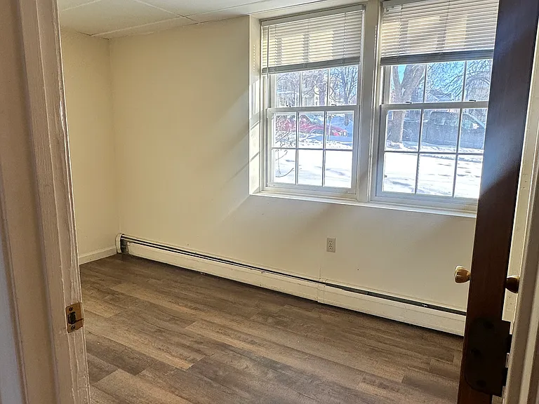 324 Main St #14 — Photo 15