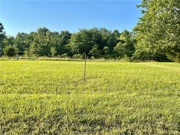 Mae St #4 & 5, Huntsville, AR 72740