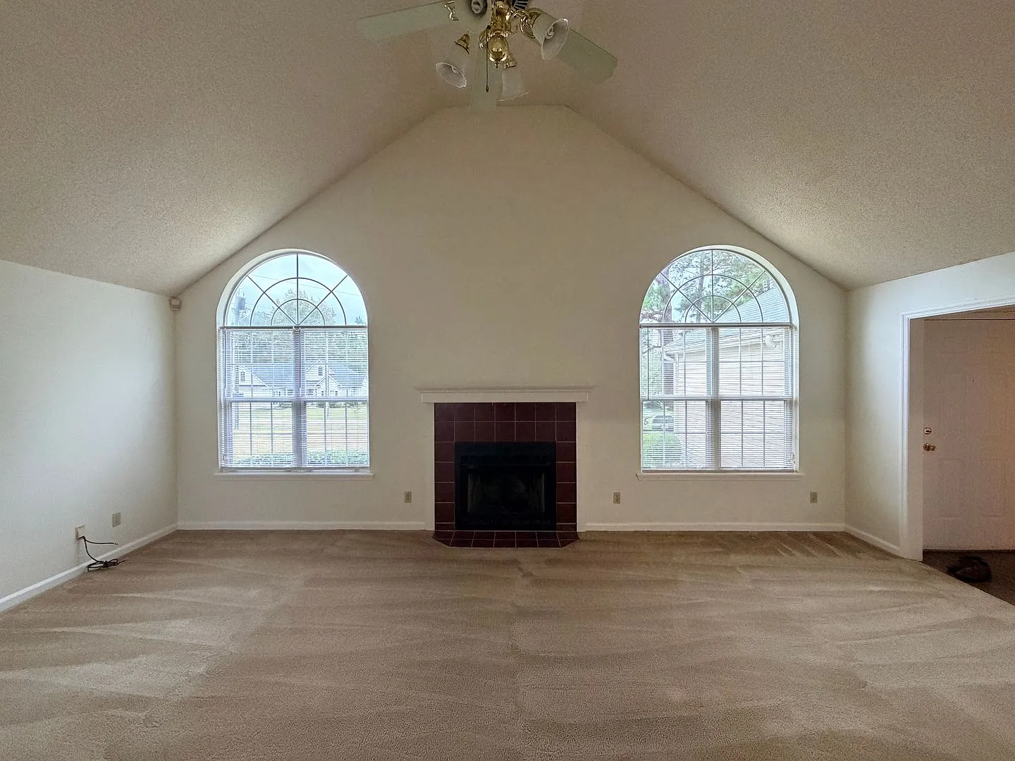Charming 3-Bedroom, 2-Bathroom Home for Rent in Northlake Subdivision Valdosta, GA — Photo 4