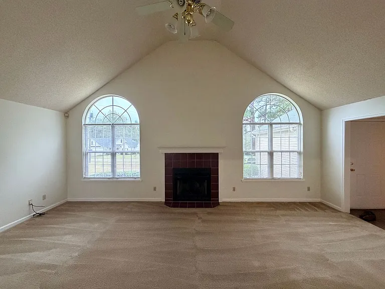 4109 Northlake Dr — Photo 4