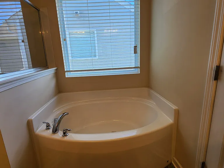 508 Knothole Ln — Photo 12