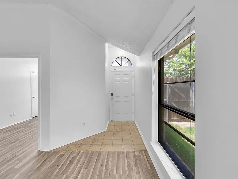 608 Rancho Dr — Photo 5