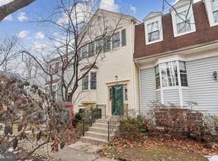 2396 Branleigh Park Ct, Reston, VA 20191