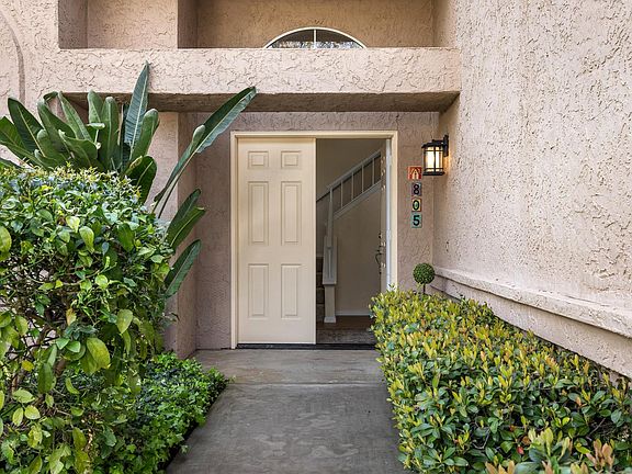 4th image of 805 E Buckhill Rd