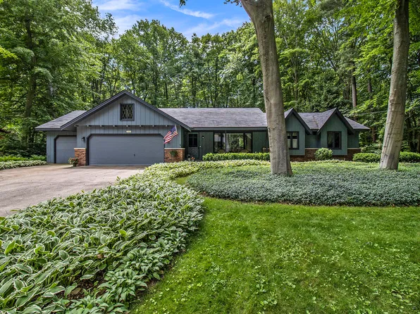 3931 Vermae Dr, Holland, MI 49424