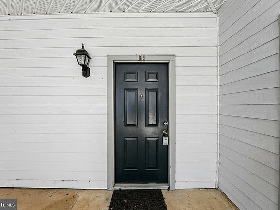 3rd image of 4405 Fair Stone Dr APT 105