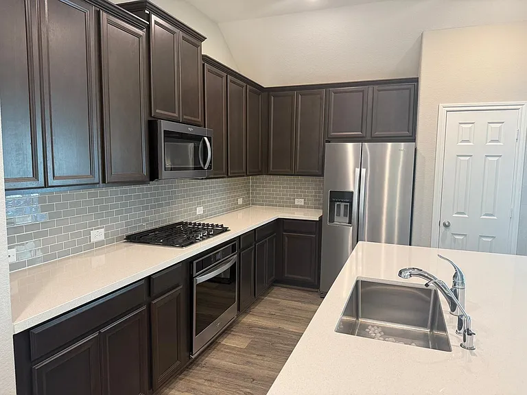 24515 Bludana Ln — Photo 4