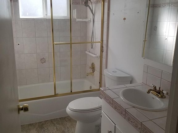 4th image of 6929 McQuillan Cir #1