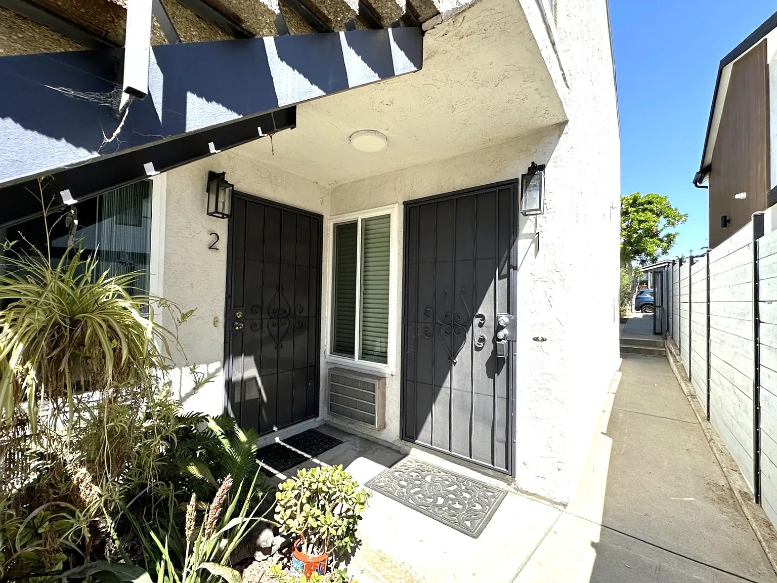 North Park - Renovated Apartment w/ Patio and Parking — Photo 3