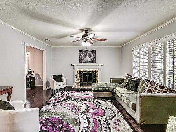5th image of 613 E Barksdale Dr