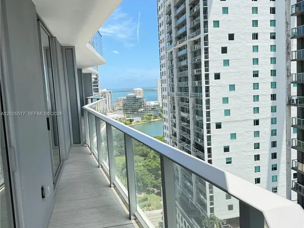 77 SE 5th St, Miami, FL