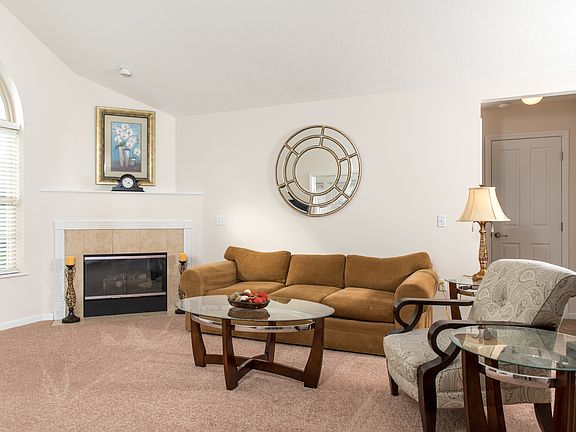 5th image of 2739A Canterbury Cir